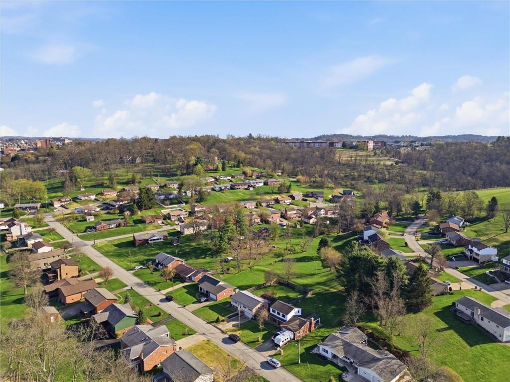 82 Spring Valley Drive Washington, PA 15301 - Photo 4 of 35