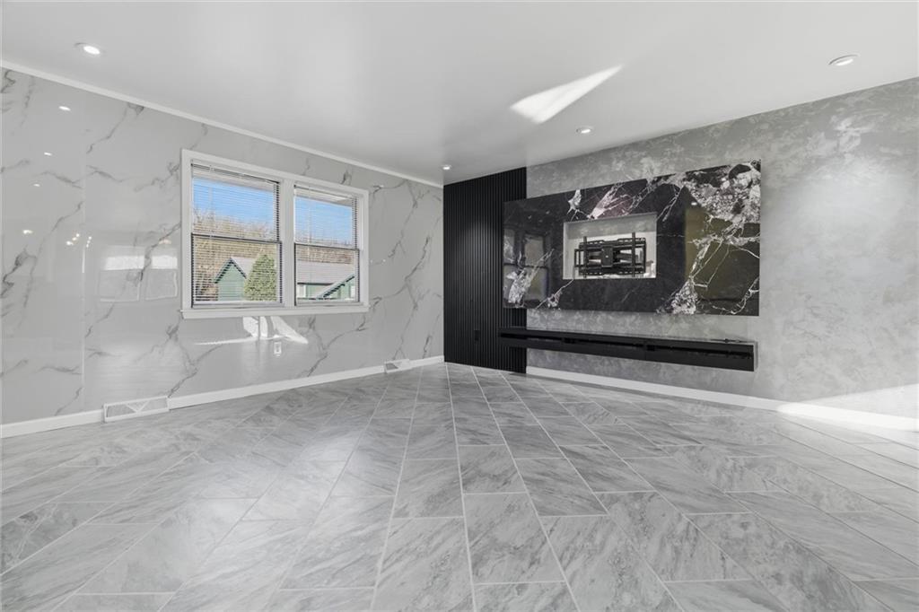 82 Spring Valley Drive Washington, PA 15301 - Photo 10 of 35