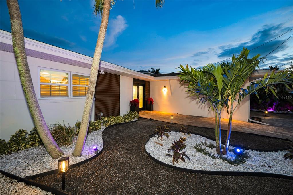 16353 Redington Drive Redington Beach, FL 33708 - Photo 4 of 100