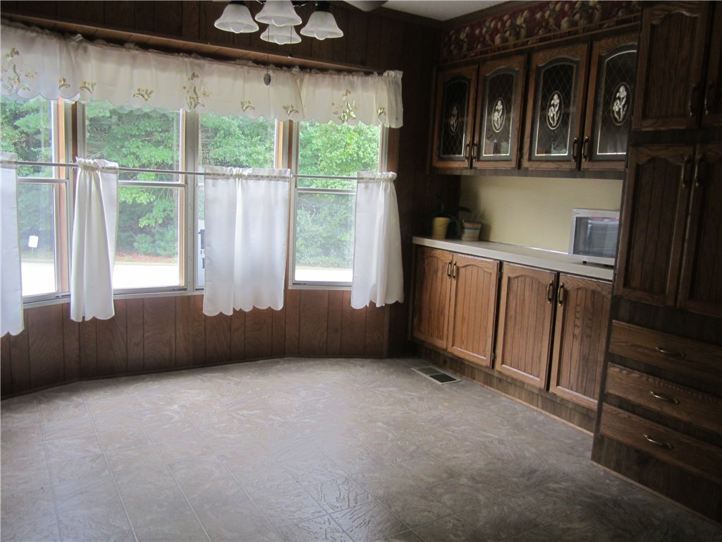 38 Lane F Coventry, RI 02816 - Photo 6 of 19 Gallery Image 6