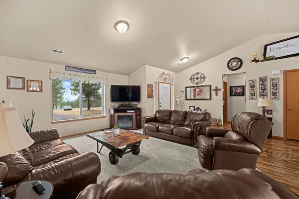 $775,000 | 14305 East Nelson Road, Elk, WA 99009