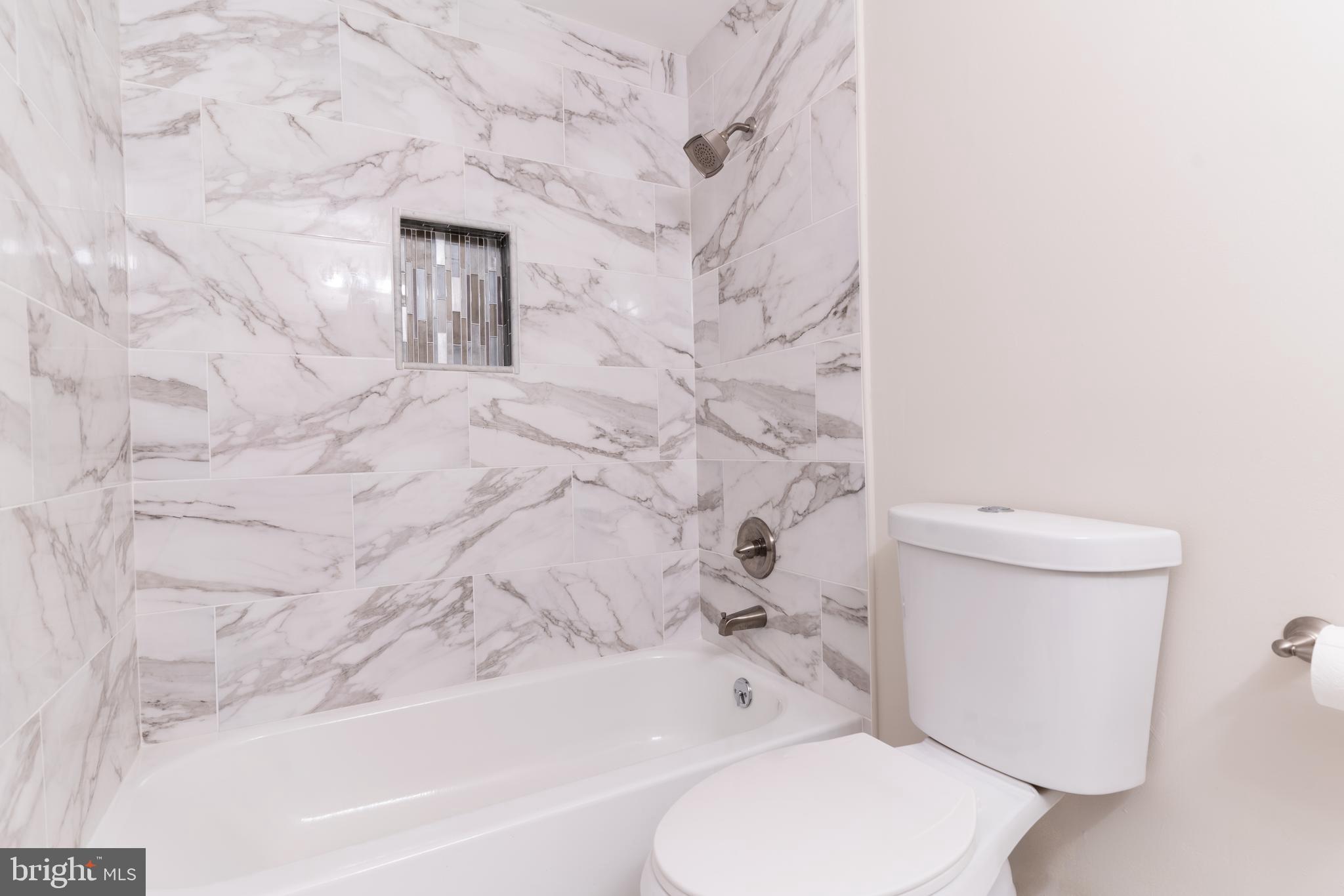 7025 Braddock Mews Place Springfield, VA 22151 - Photo 21 of 35 Bath