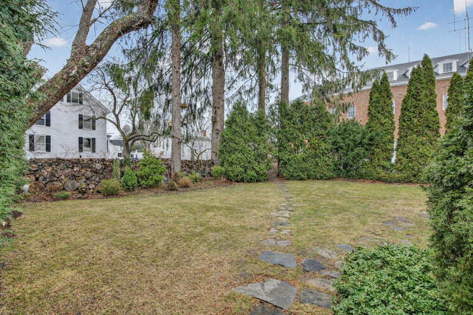 9 Summer Street Kennebunk, ME 04043 - Photo 33 of 40