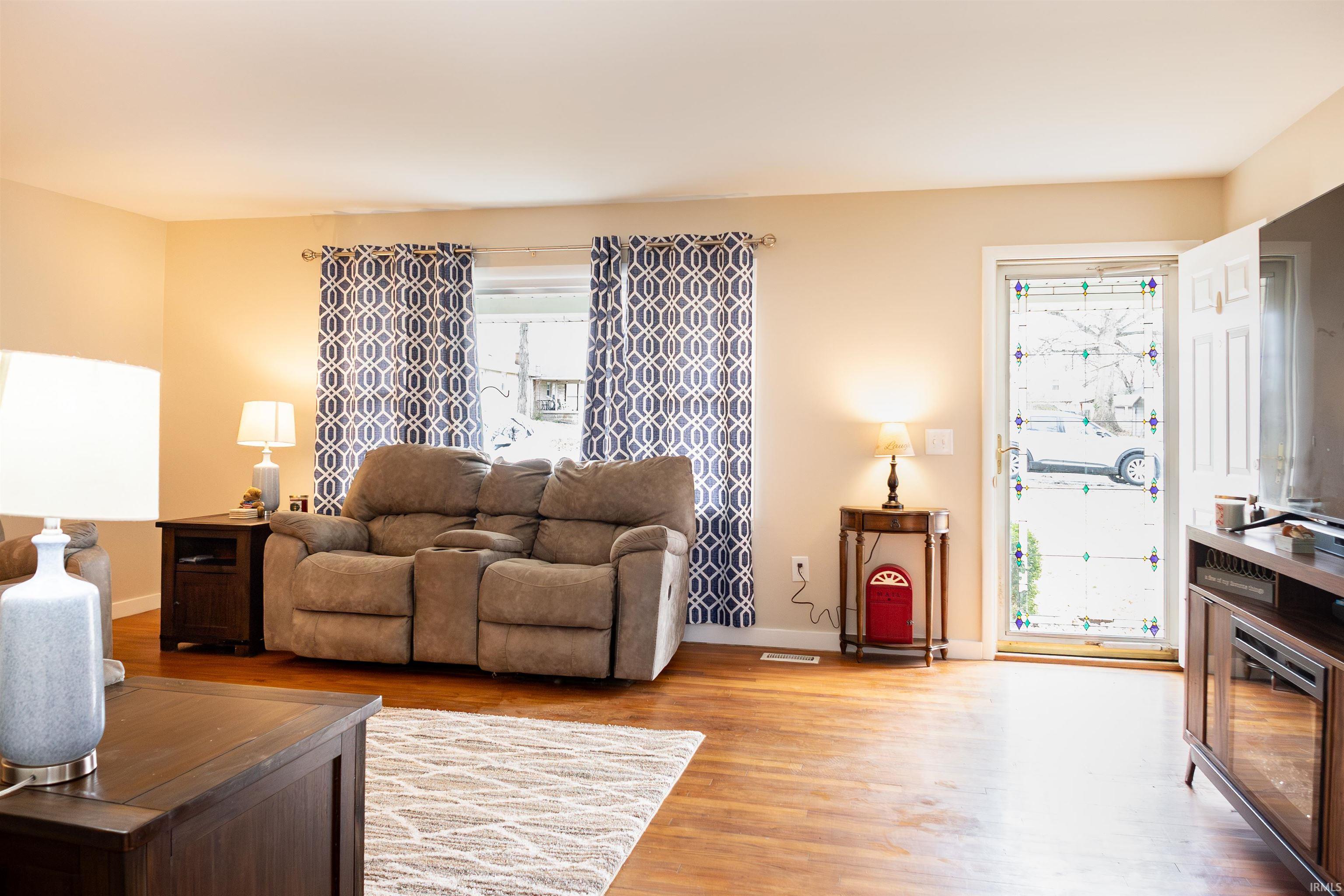 505 T Street Bedford, IN 47421 - Photo 4 of 31