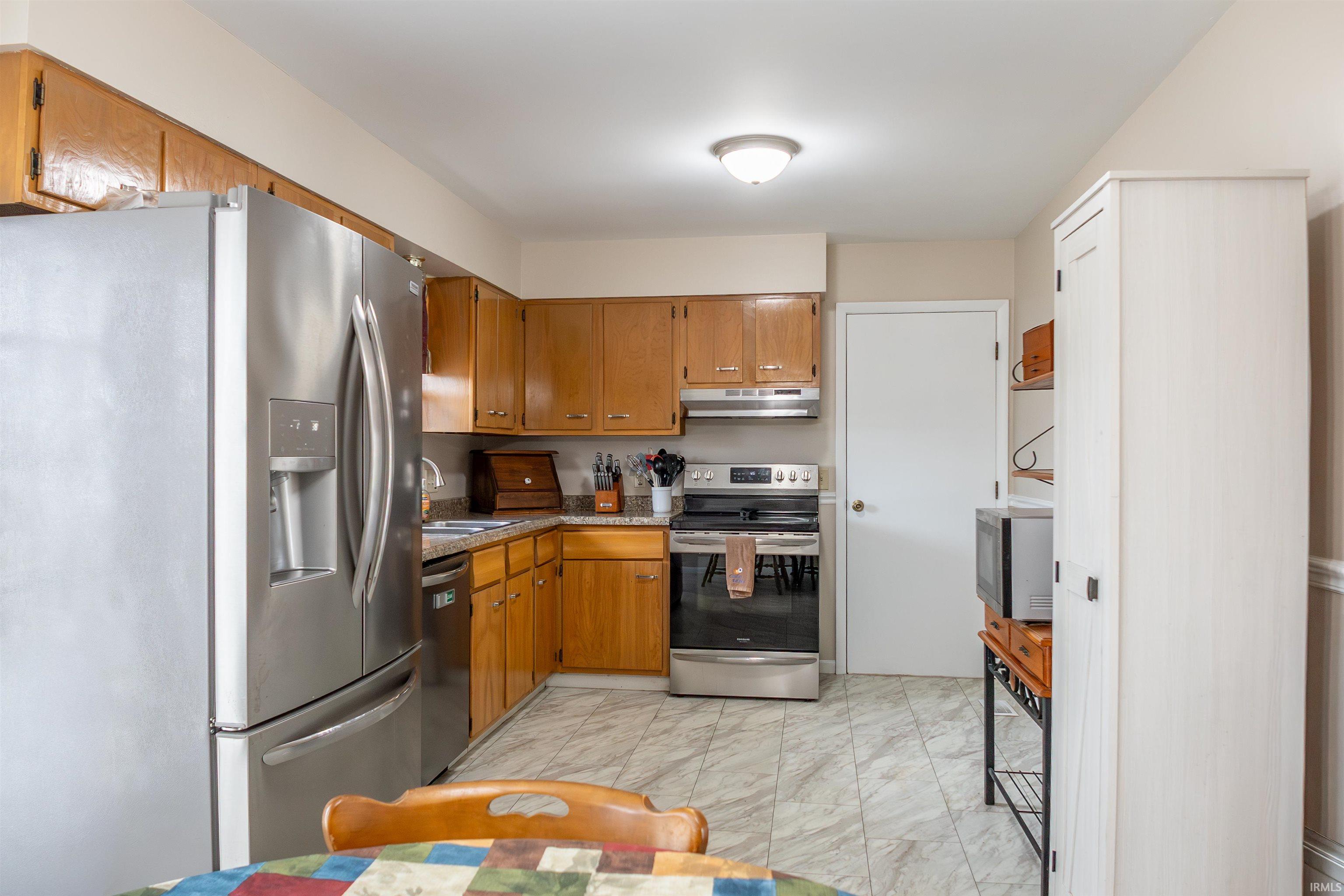 505 T Street Bedford, IN 47421 - Photo 5 of 31