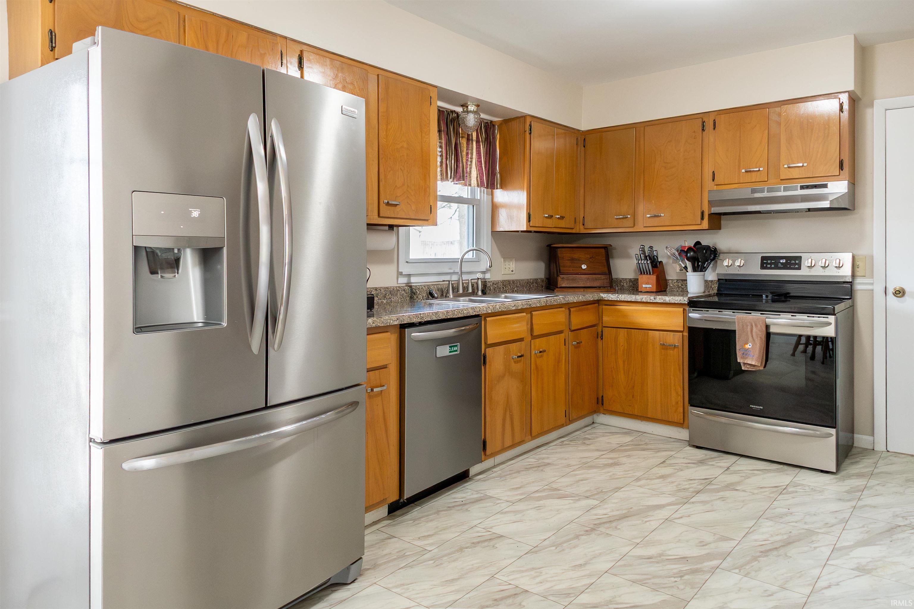 505 T Street Bedford, IN 47421 - Photo 7 of 31