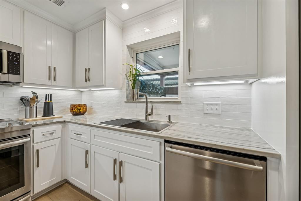 6033 Sandhurst Lane, Unit A Dallas, TX 75206 - Photo 20 of 34