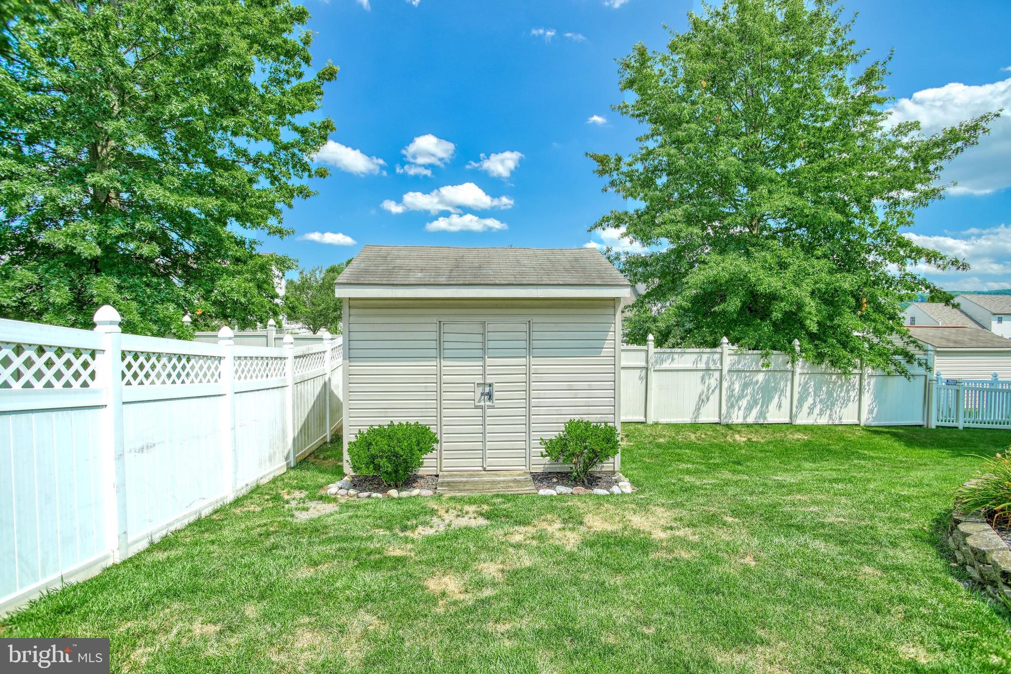 385 Olde Hickory Road Mount Wolf, PA 17347 - Photo 8 of 38 Gallery Image 8