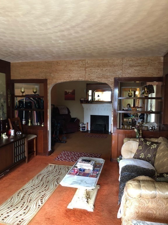 22 Colonial Road Worcester, MA 01602 - Photo 28 of 36