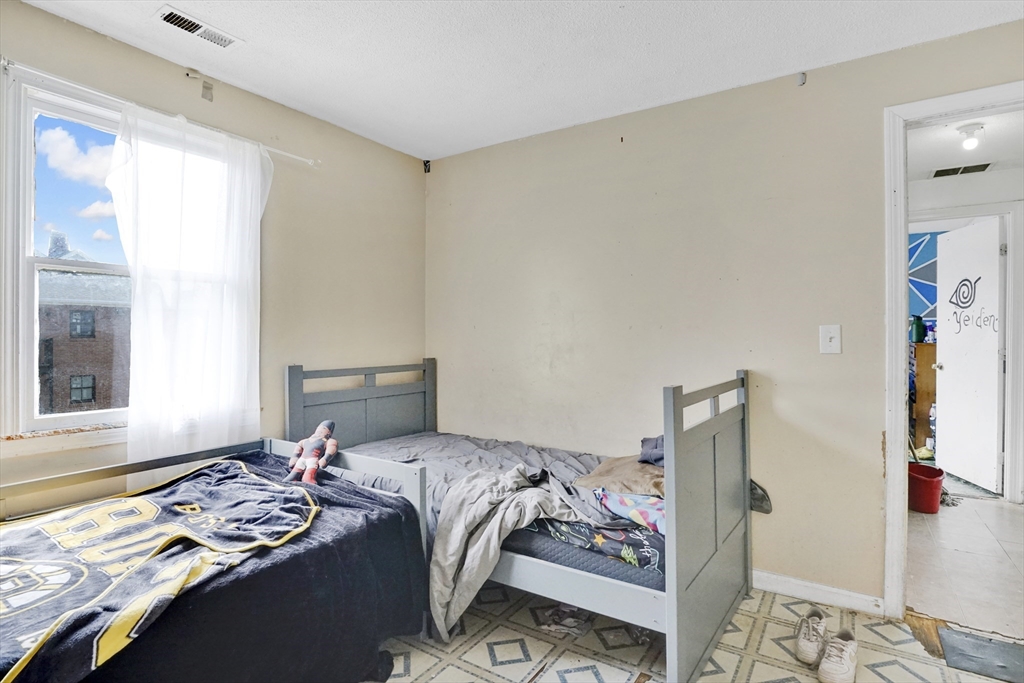 540-542 Union Street Springfield, MA 01109 - Photo 13 of 42