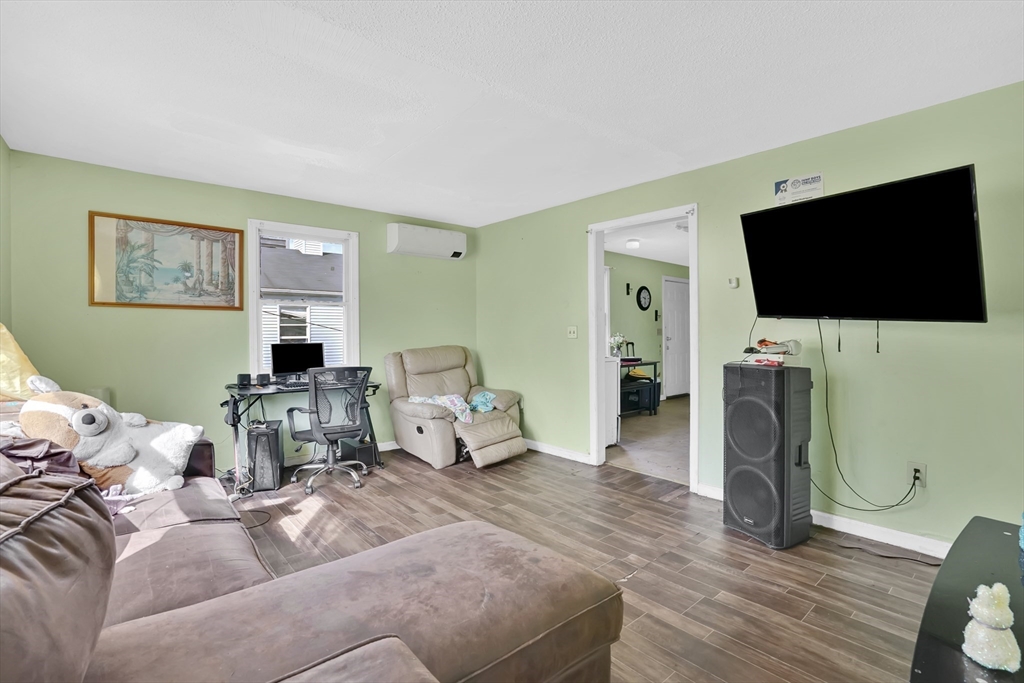 540-542 Union Street Springfield, MA 01109 - Photo 4 of 42