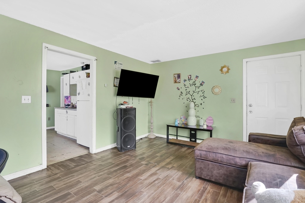540-542 Union Street Springfield, MA 01109 - Photo 7 of 42