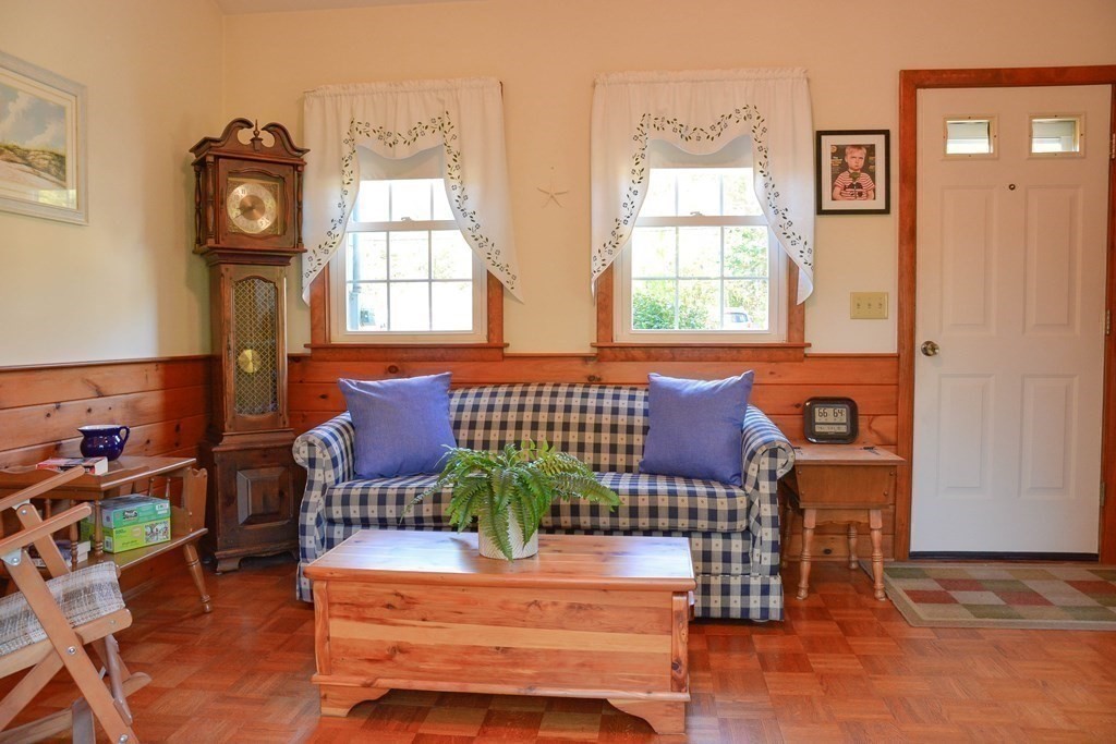 595 Rindge Road Fitchburg, MA 01420 - Photo 6 of 23 Gallery Image 6