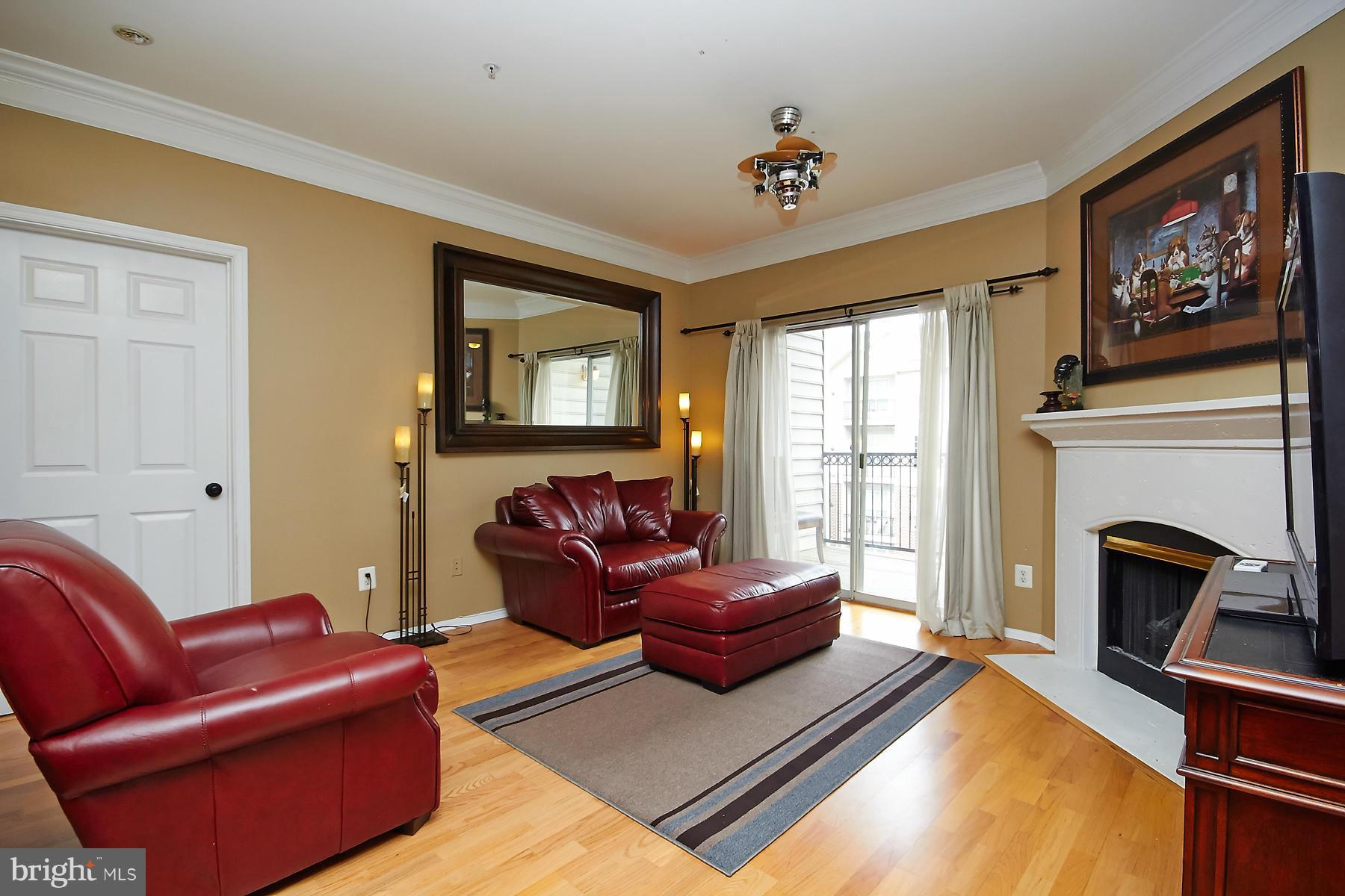 1580 Spring Gate Dr., Unit 4303 McLean, VA 22102 - Photo 4 of 26 Living Room