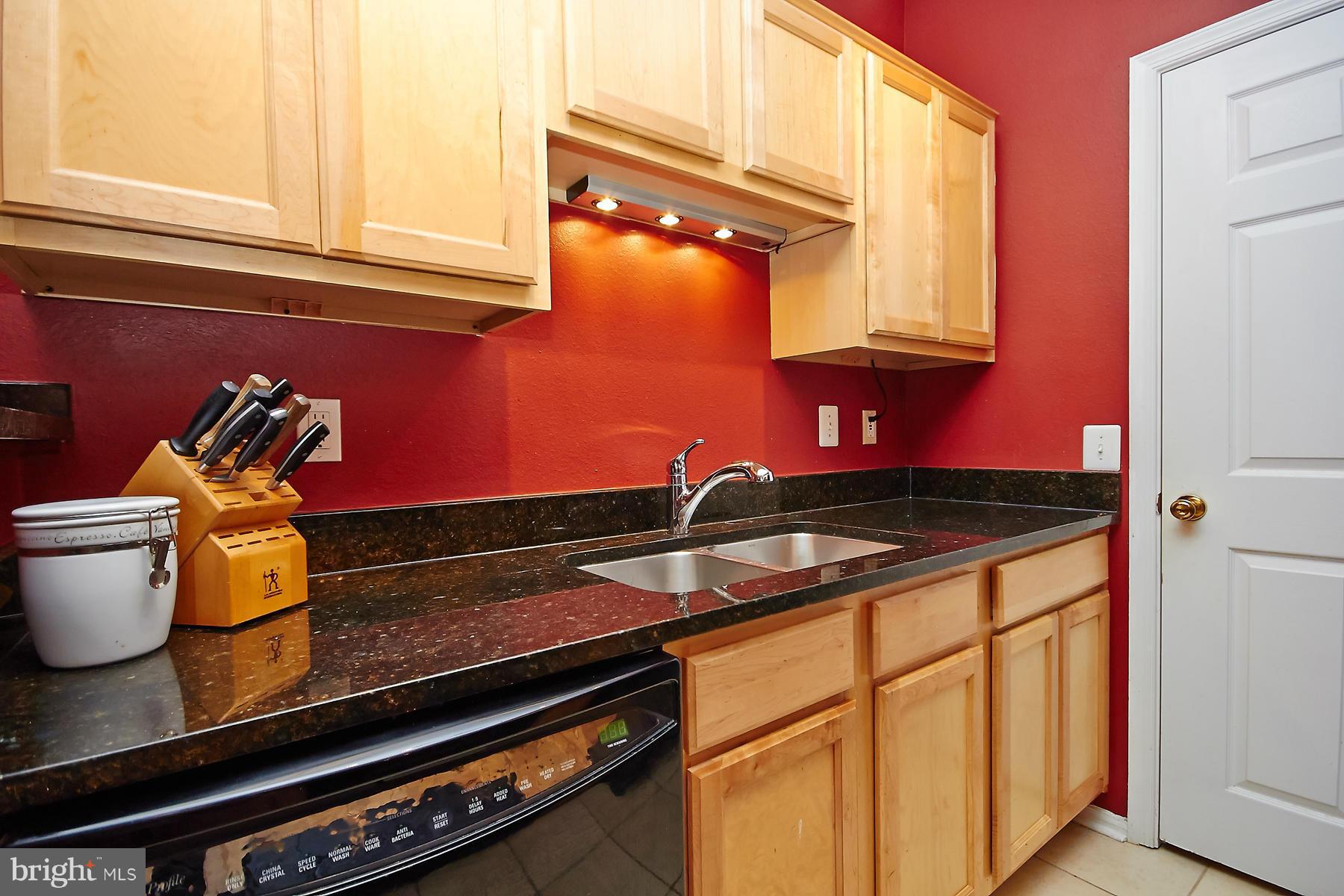 1580 Spring Gate Dr., Unit 4303 McLean, VA 22102 - Photo 9 of 26 Kitchen