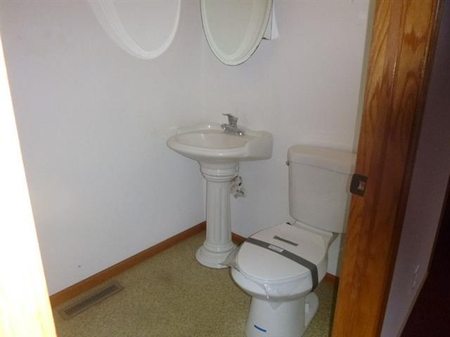 32908 Short Street Burlington, WI 53105 - Photo 13 of 26 1012202511-2-102