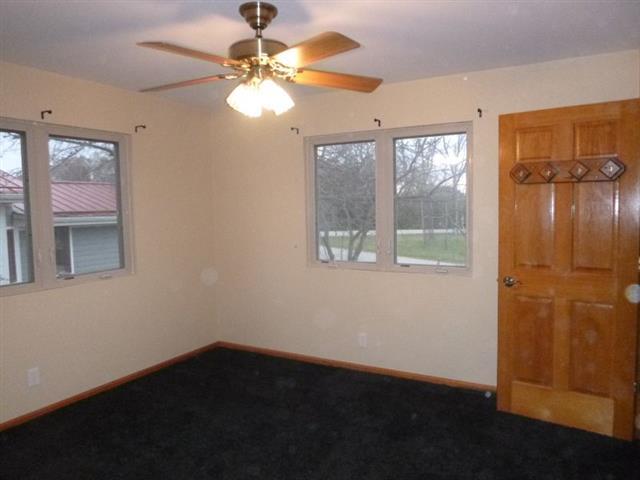 32908 Short Street Burlington, WI 53105 - Photo 9 of 26 1012202511-2-020