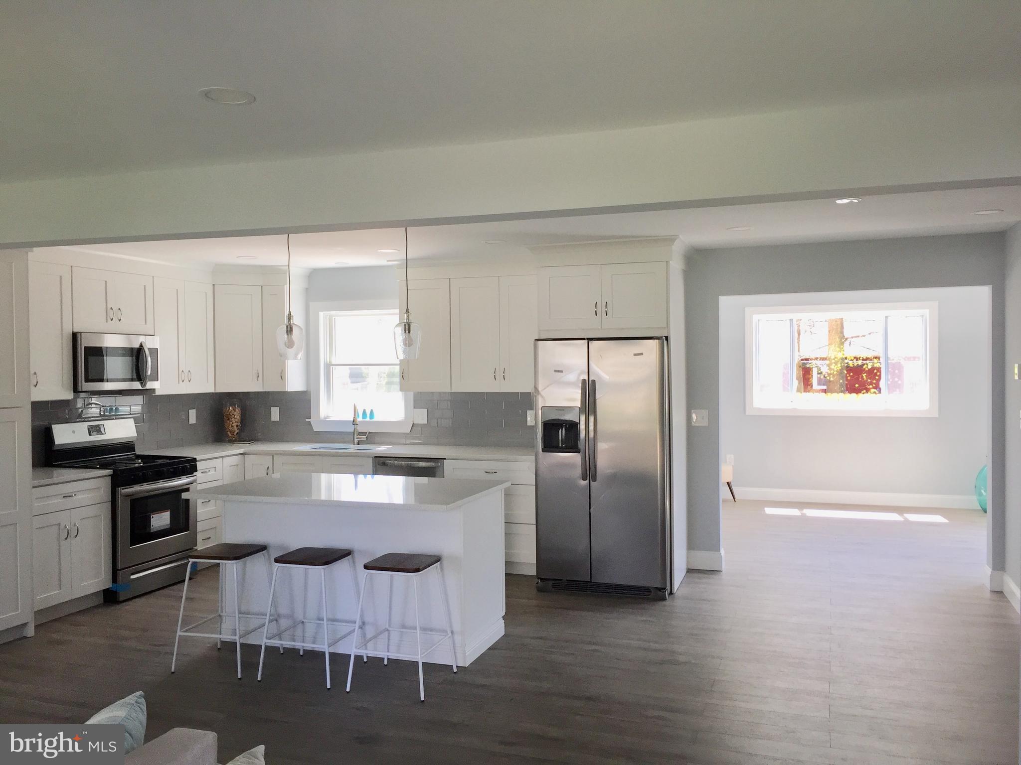 144 Equinox Road Manahawkin, NJ 08050 - Photo 5 of 27 Gallery Image 5