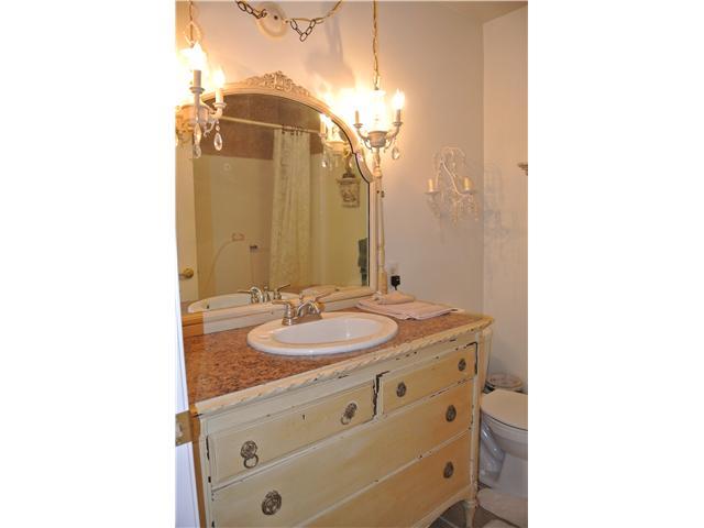 9712 Towne Road Carmel, IN 46032 - Photo 10 of 23 Gallery Image 10