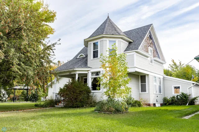 $159,900 | 320 Elm Street, Crookston, MN 56716