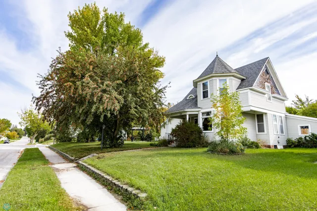 $159,900 | 320 Elm Street, Crookston, MN 56716