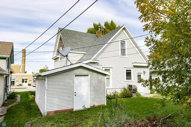 $159,900 | 320 Elm Street, Crookston, MN 56716