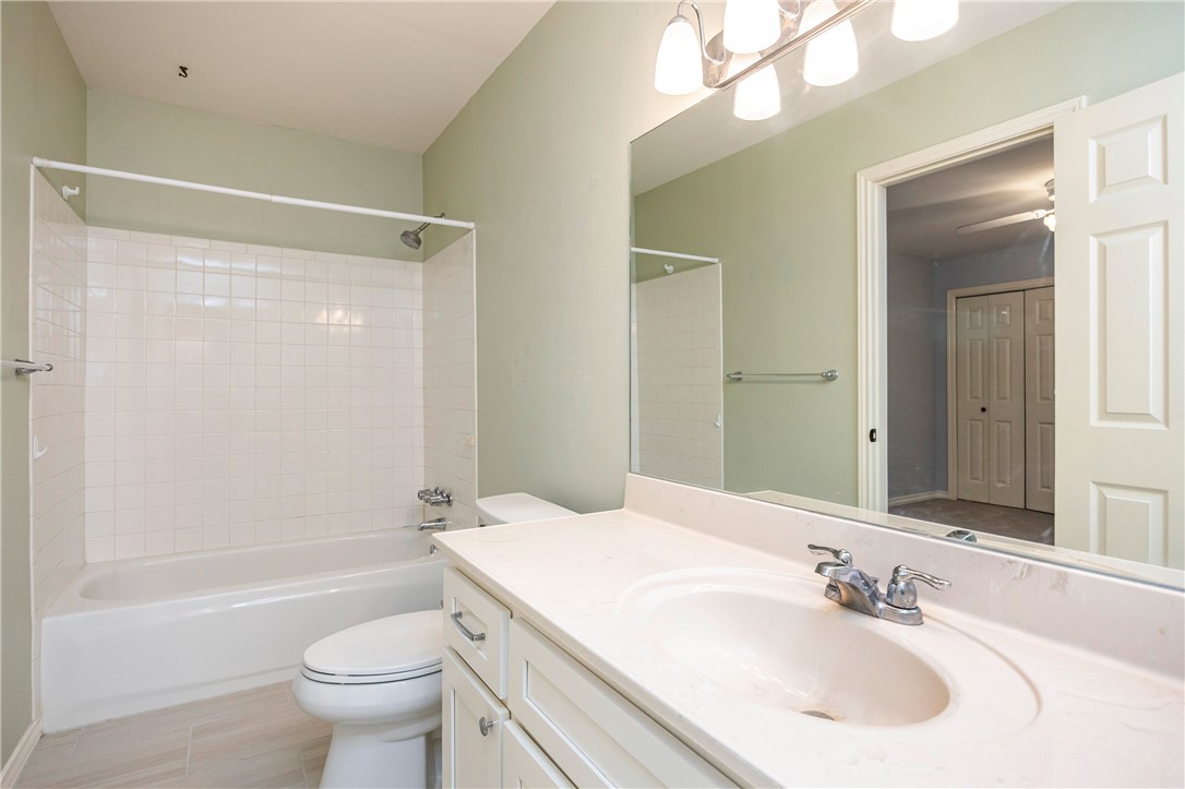 1818 Rodd Field Road, Unit D2 Corpus Christi, TX 78412 - Photo 28 of 35 Gallery Image 28