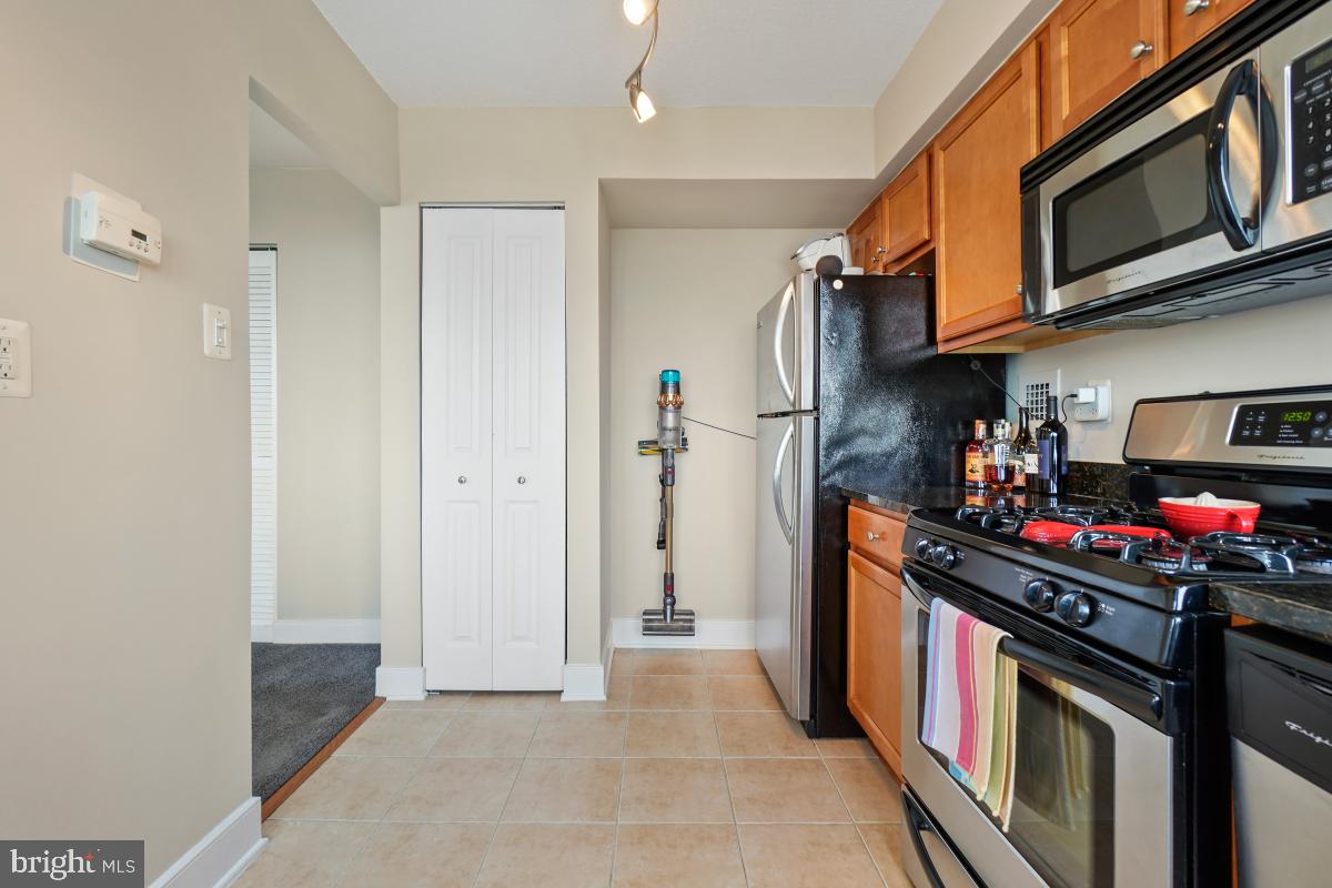 1220 Blair Mill Road, Unit 1205 Silver Spring, MD 20910 - Photo 18 of 45