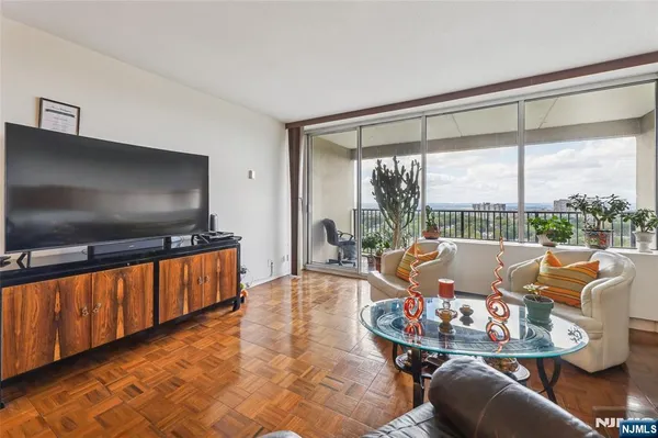 $175,000 | 6 Horizon Road, Unit 2106, Fort Lee, NJ 07024