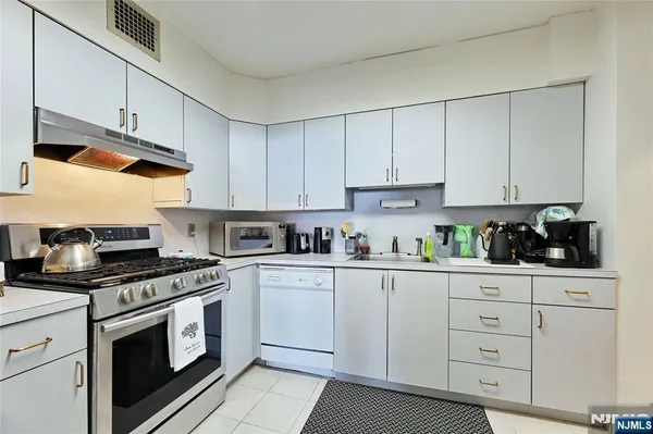 $175,000 | 6 Horizon Road, Unit 2106, Fort Lee, NJ 07024