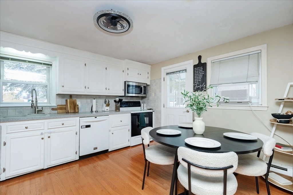 69 Springdale Avenue Dracut, MA 01826 - Photo 6 of 29