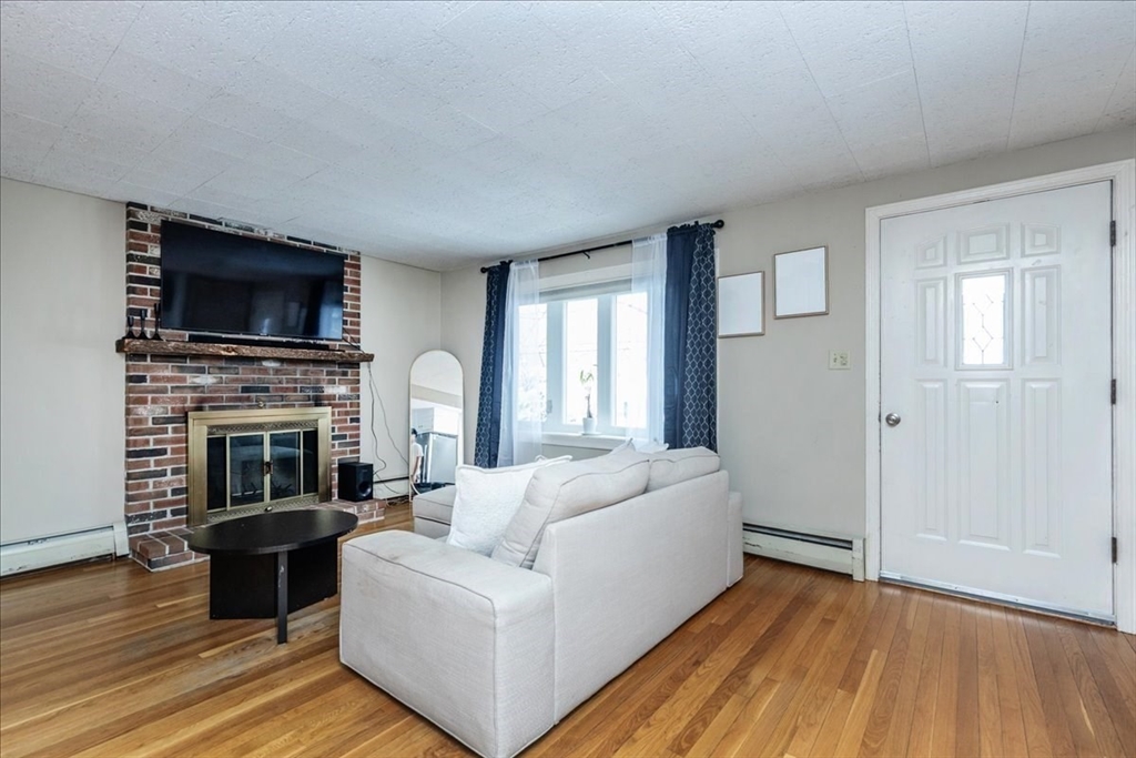 69 Springdale Avenue Dracut, MA 01826 - Photo 9 of 29