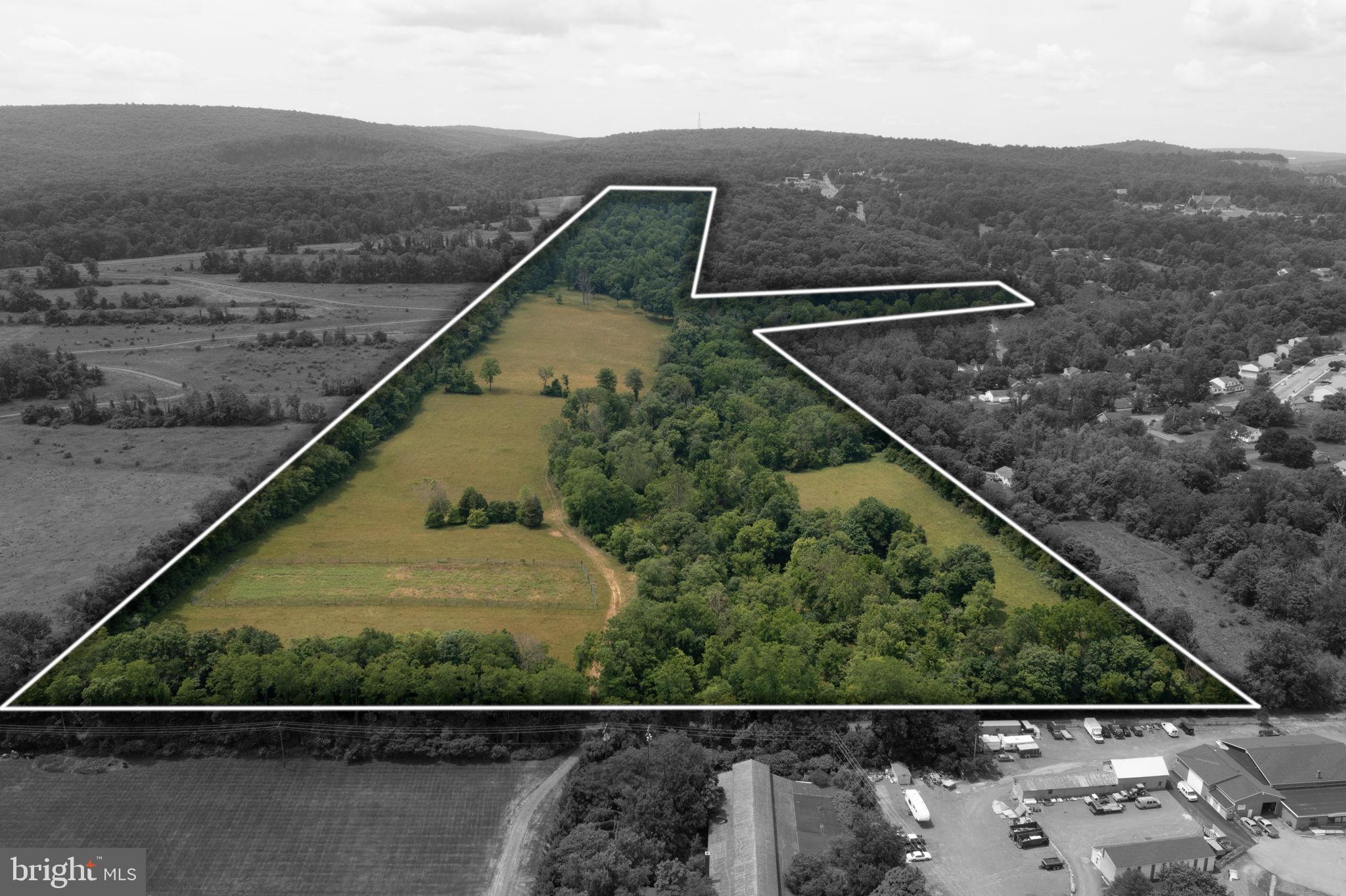 65 Center Road Douglassville, PA 19518 - Photo 4 of 52