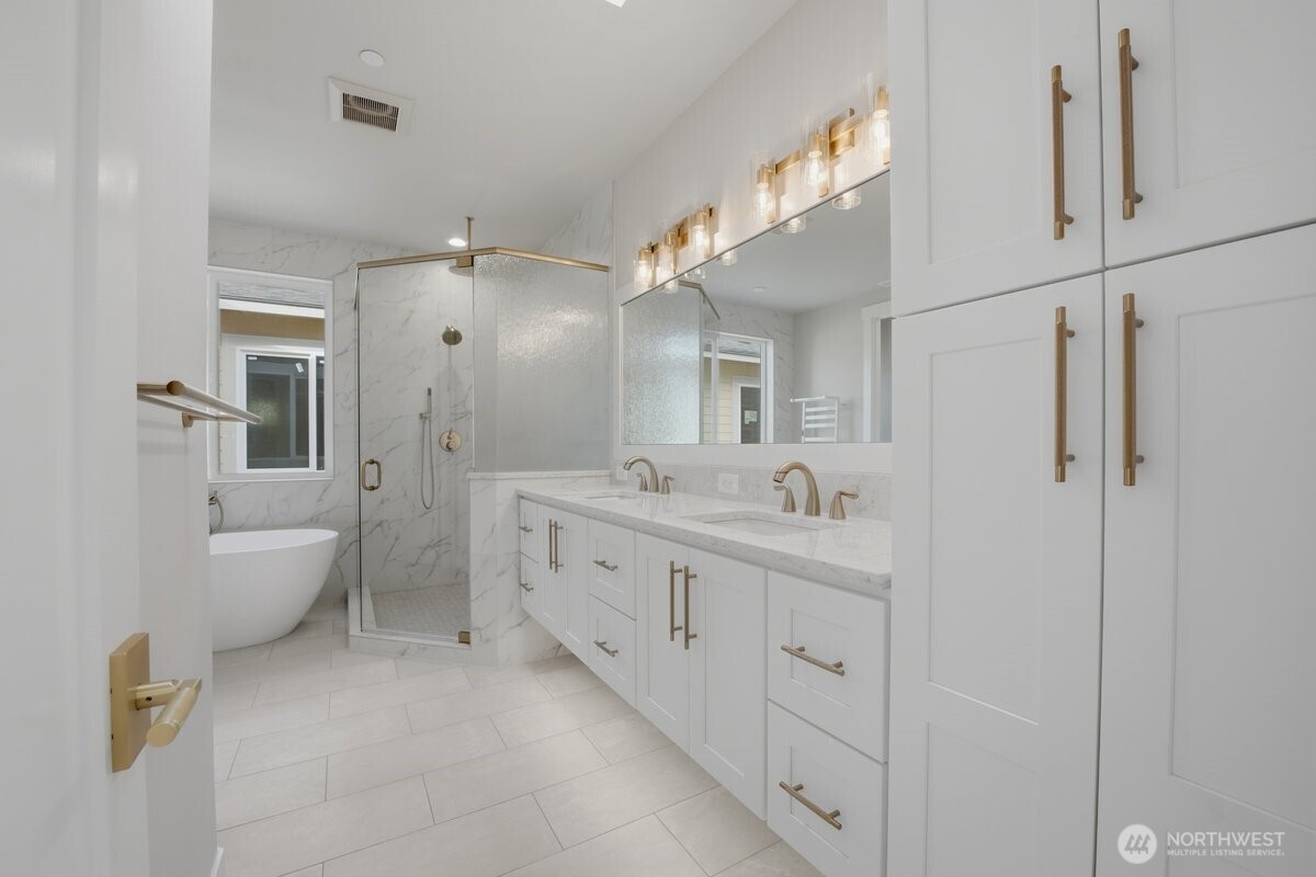 8529 230th Place Southwest, Unit 10 Edmonds, WA 98026 - Photo 26 of 34 Gallery Image 26