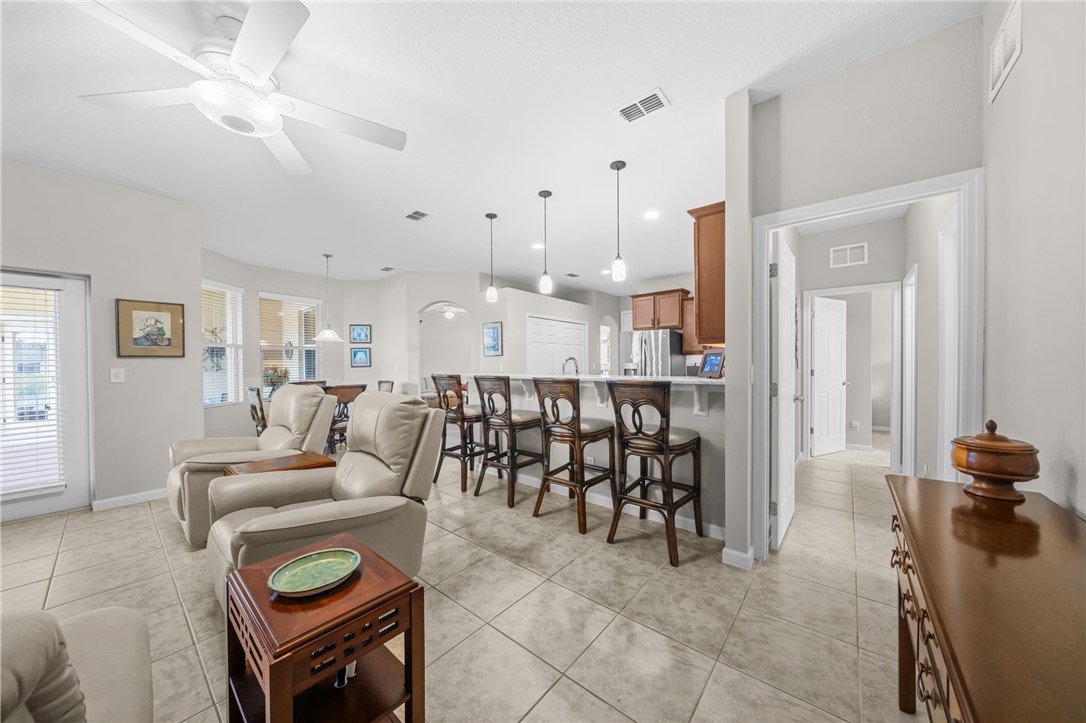 4370 9th Manor Southwest Vero Beach, FL 32968 - Photo 9 of 36