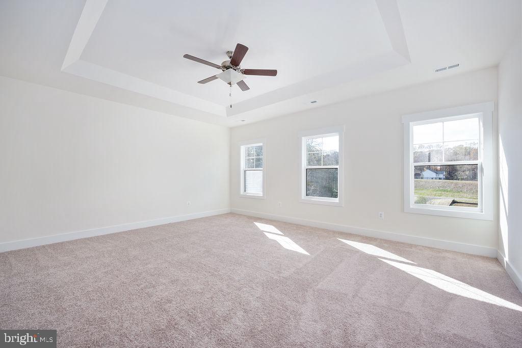 1985 Garrisonville Road Stafford, VA 22556 - Photo 13 of 34 Spacious room with natural light.