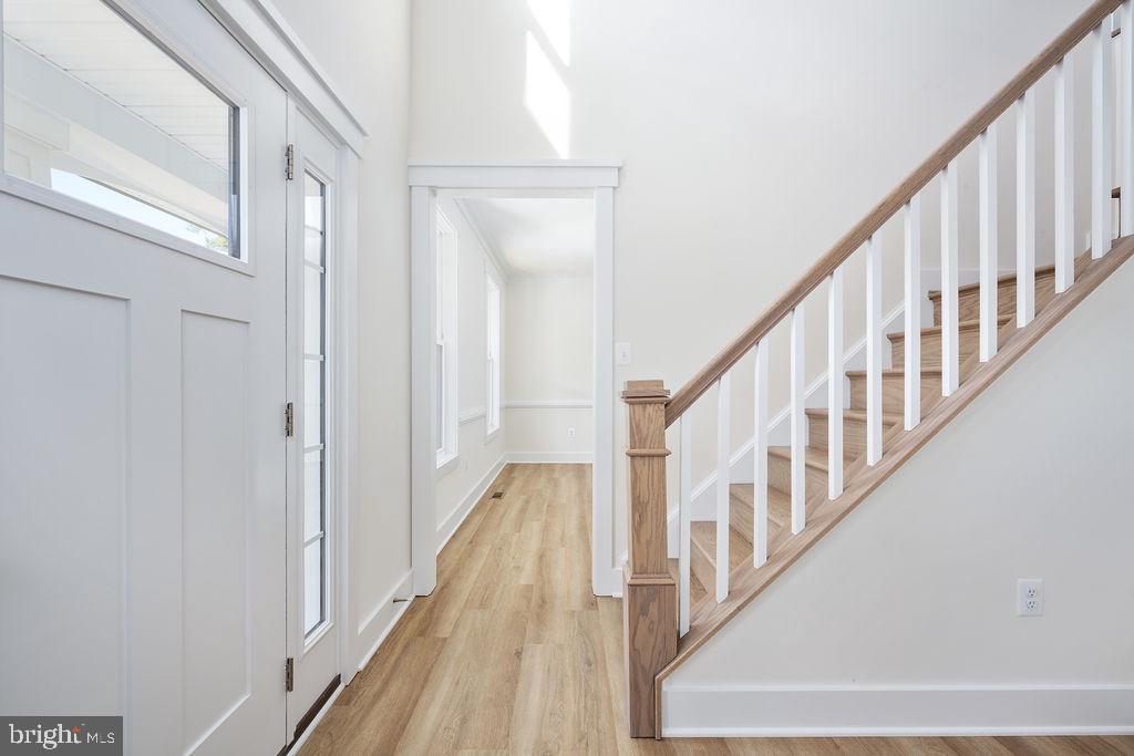 1985 Garrisonville Road Stafford, VA 22556 - Photo 34 of 34 Bright and inviting entryway charm.