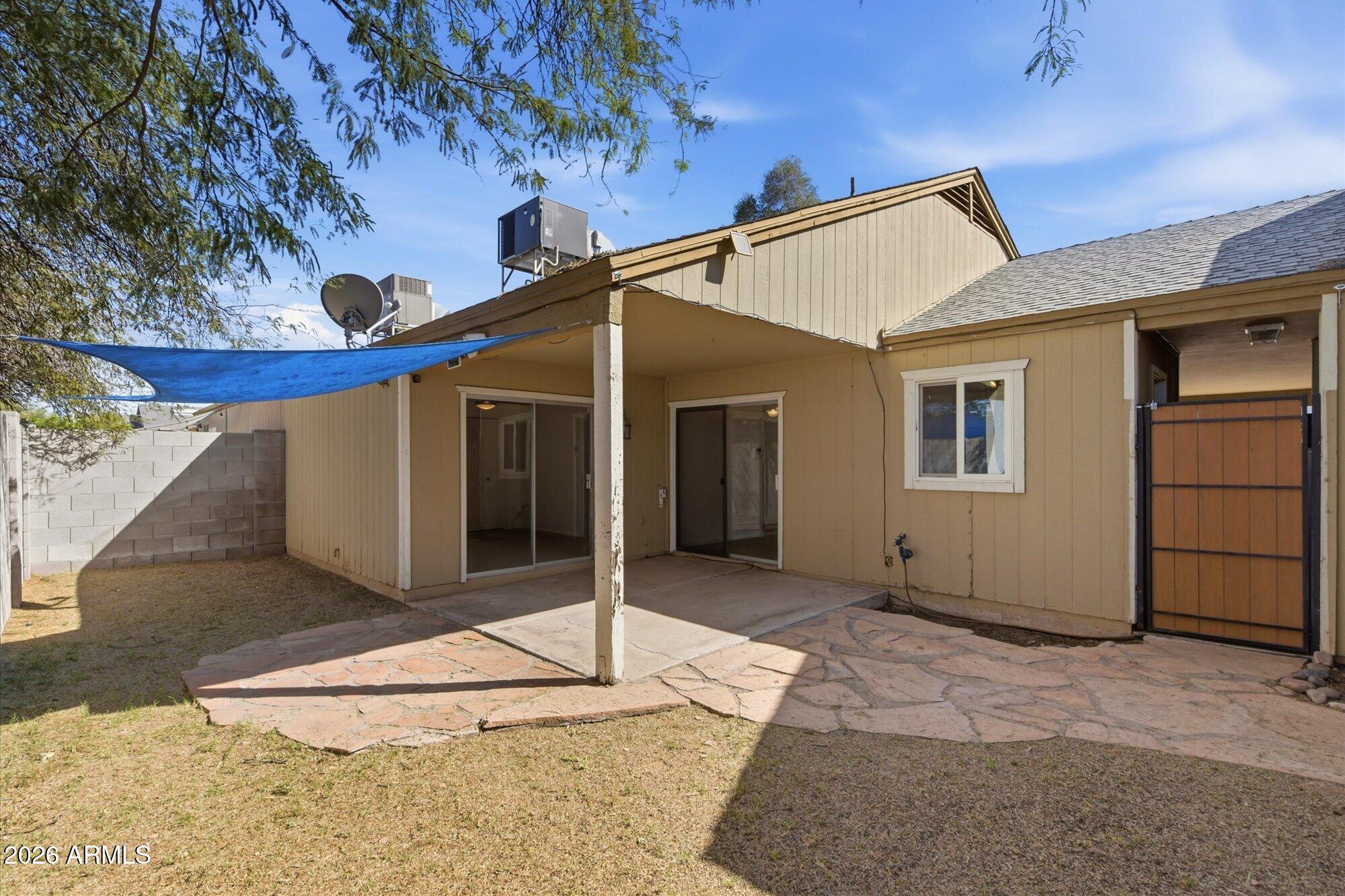 4208 East Carson Road Phoenix, AZ 85042 - Photo 25 of 25 a front view of a house