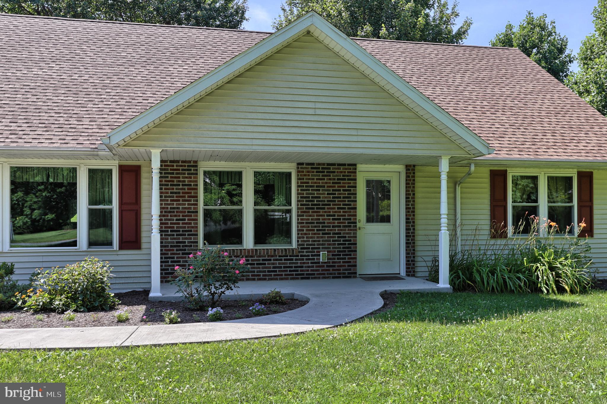 1202 Sportsman Road Robesonia, PA 19551 - Photo 4 of 45 Gallery Image 4