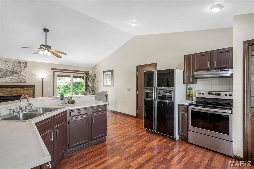 4553 Clearbrook Drive St. Charles, MO 63304 - Photo 11 of 28