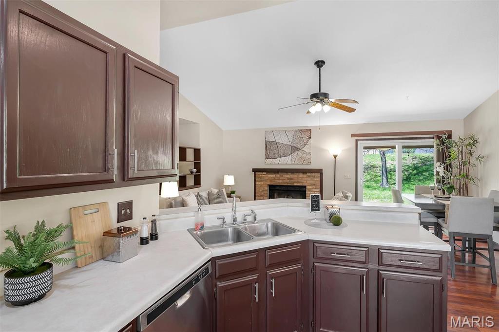 4553 Clearbrook Drive St. Charles, MO 63304 - Photo 12 of 28