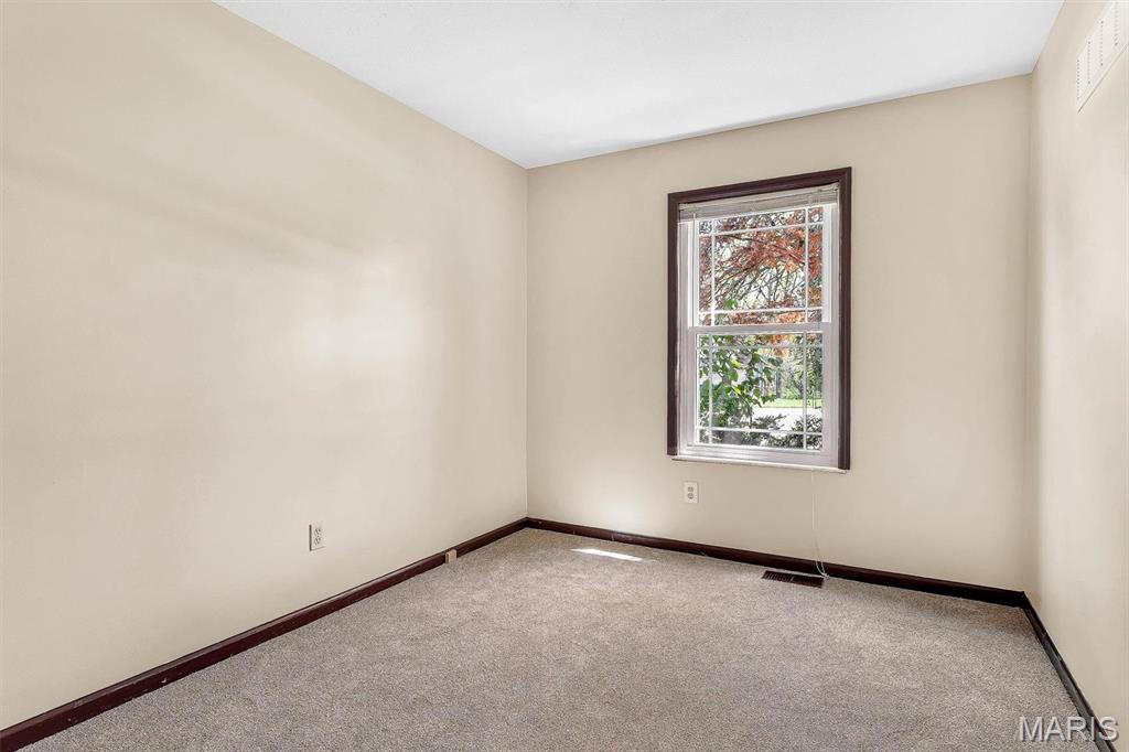 4553 Clearbrook Drive St. Charles, MO 63304 - Photo 15 of 28