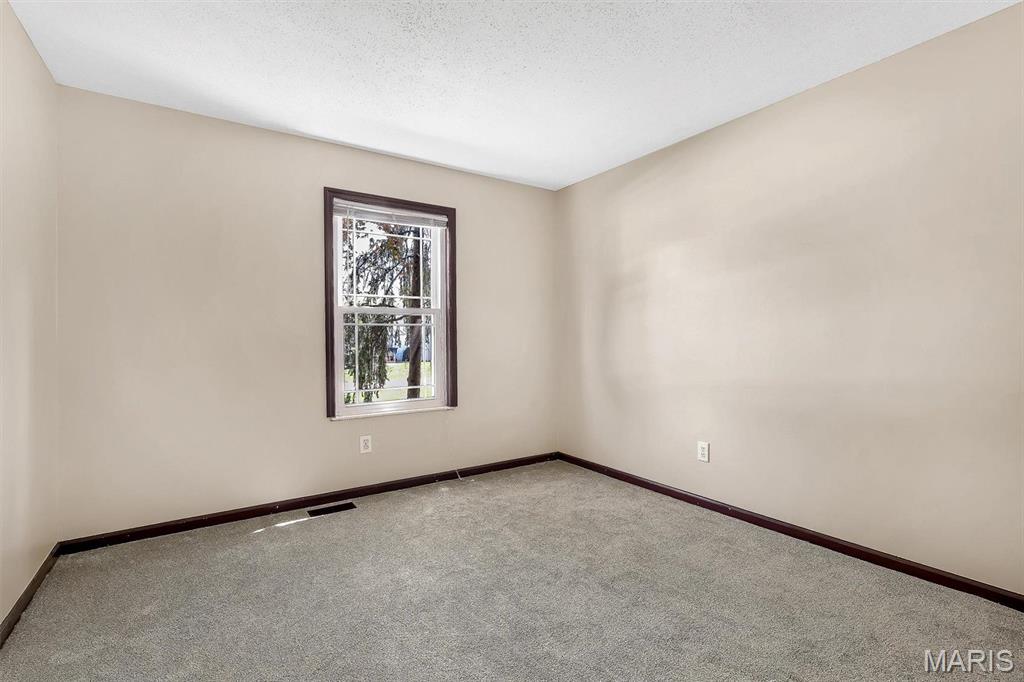 4553 Clearbrook Drive St. Charles, MO 63304 - Photo 18 of 28