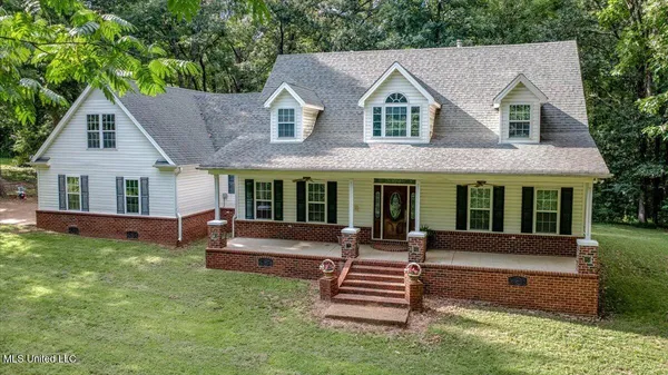 $460,000 | 1995 Old Highway 301, Lake Cormorant, MS 38641