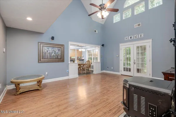 $460,000 | 1995 Old Highway 301, Lake Cormorant, MS 38641