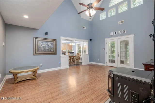 $460,000 | 1995 Old Highway 301, Lake Cormorant, MS 38641