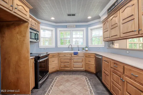 $460,000 | 1995 Old Highway 301, Lake Cormorant, MS 38641