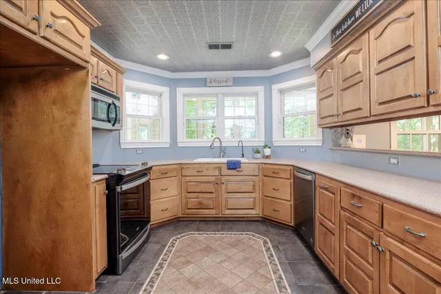 $460,000 | 1995 Old Highway 301, Lake Cormorant, MS 38641