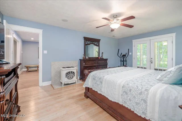 $460,000 | 1995 Old Highway 301, Lake Cormorant, MS 38641