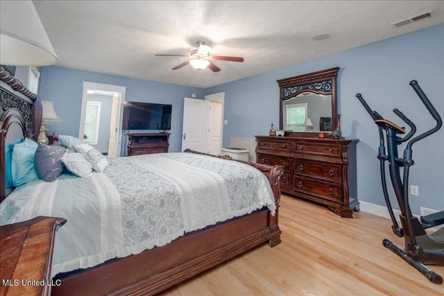 $460,000 | 1995 Old Highway 301, Lake Cormorant, MS 38641